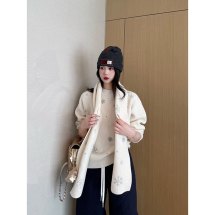 NancyCavally专柜款松软细腻纯羊毛 高级感雪花围巾+针织毛衣套装