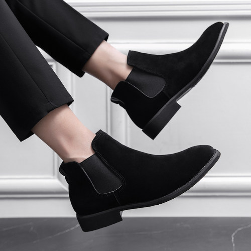 英伦真皮尖头内增高切尔西靴男