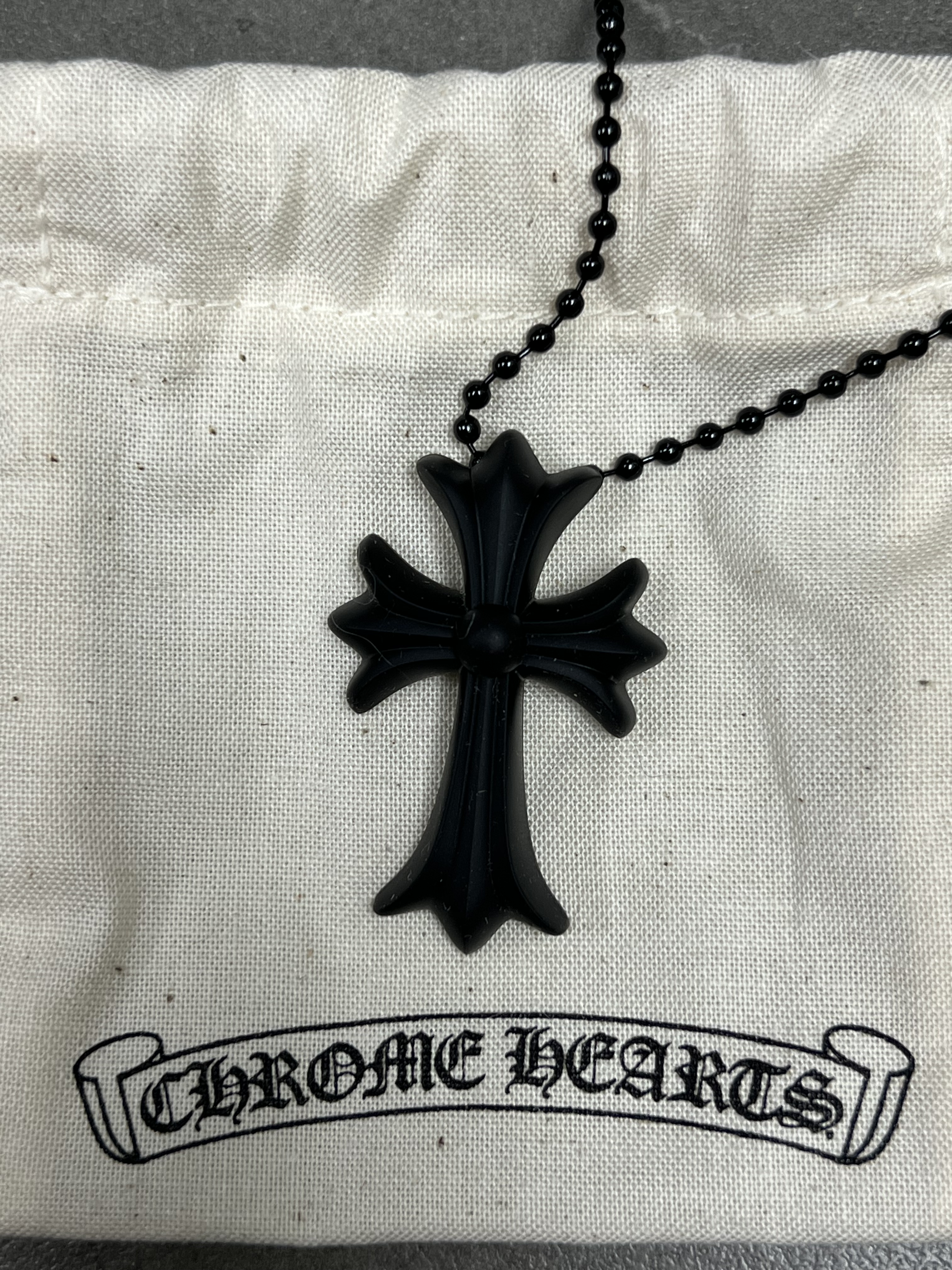 克罗心 Chrome Hearts 树脂十字架星空黑色透明项链