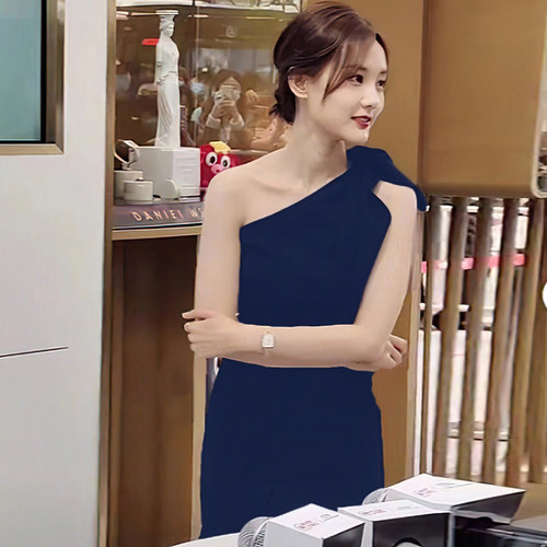 生日宴会中长款晚礼服时尚高级感