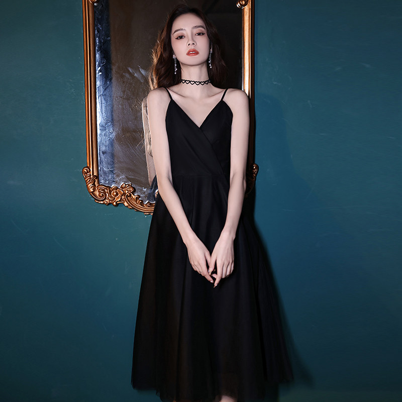 小晚礼服女2021新款气质名媛黑色高端吊带法式轻奢小众年会连衣裙