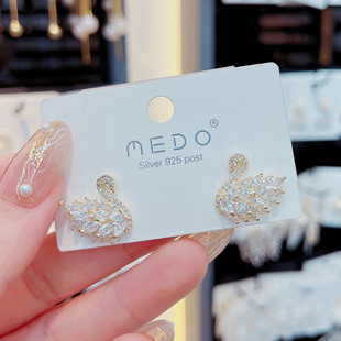 S925银针气质轻奢微镶锆石天鹅耳钉精致时尚简约百搭银针耳环耳饰