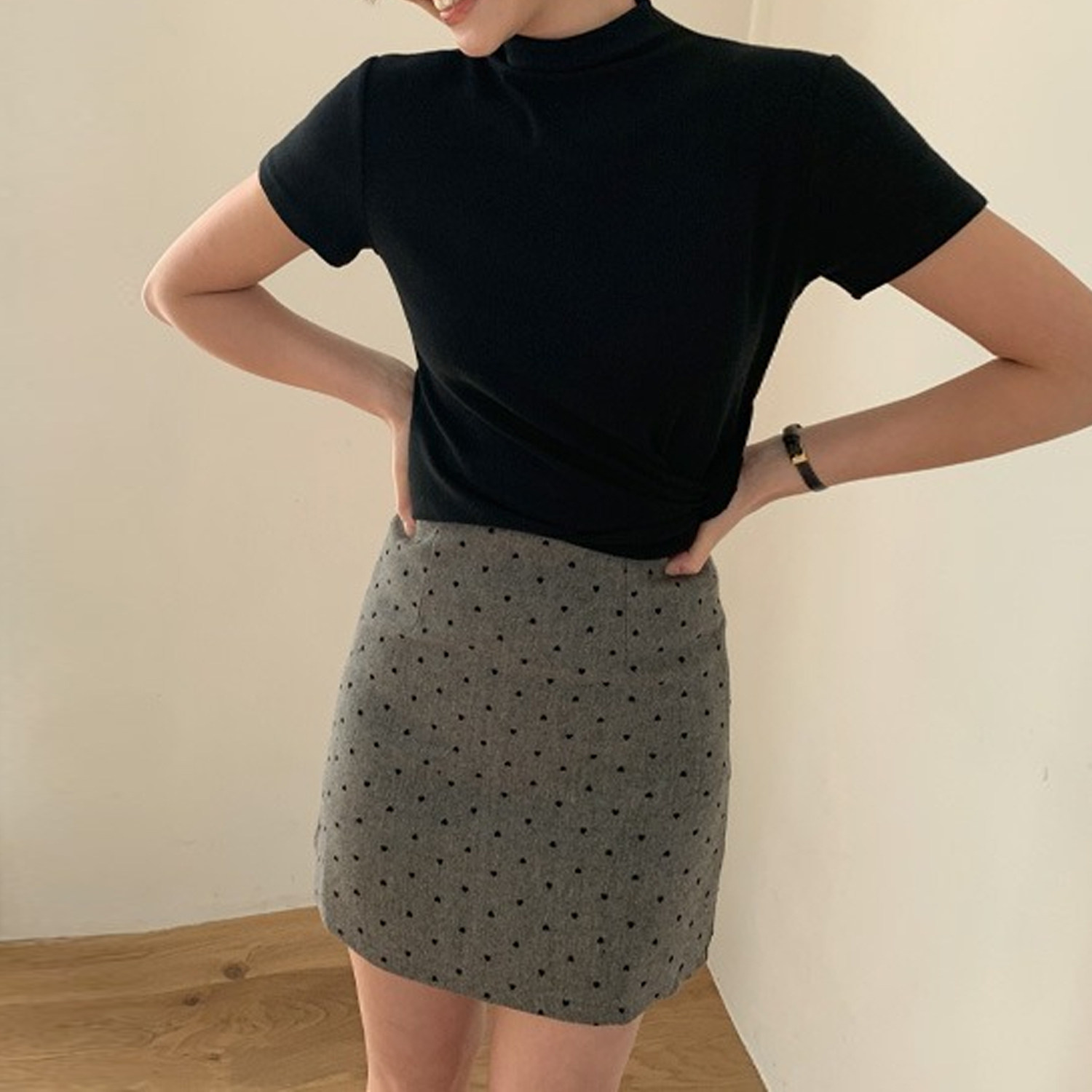 半身裙小个子显瘦灰色波点直筒裙高腰韩系短裙2026春季新款包臀裙