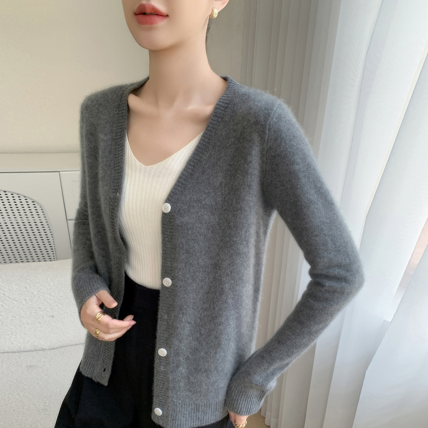 V领100%纯羊绒针织开衫女外套