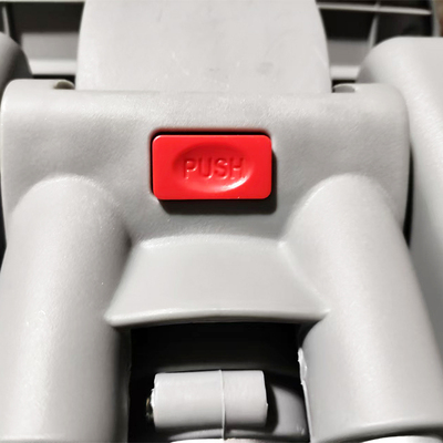 QBOX儿童拉杆箱遛娃车后侧开关红色按键