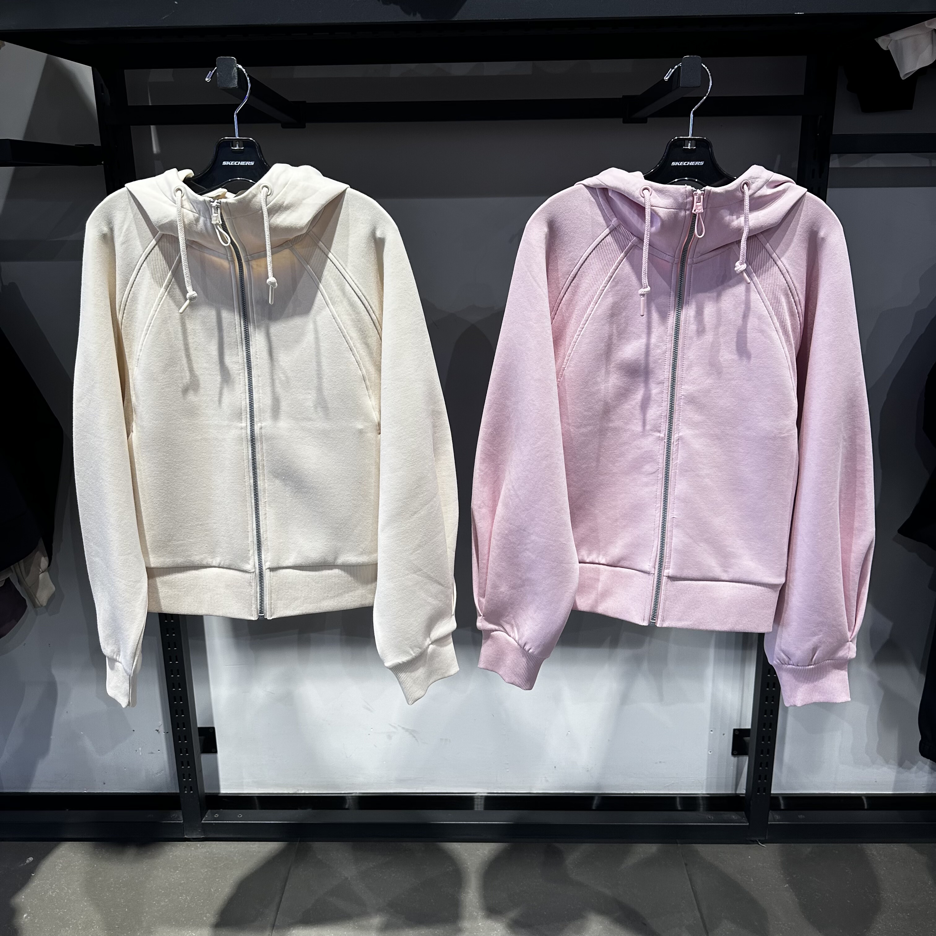 Skechers斯凯奇秋冬女子新款简约舒适保暖针织连帽外套P126W035,运动服/休闲服装,运动茄克/外套,淘宝优惠券,粉丝福利购,淘宝优惠卷