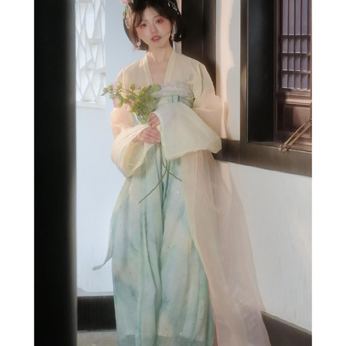 桃之夭夭原创汉服小绿一片式12破齐胸裙汉服黄绿汉服长款长裙烫金