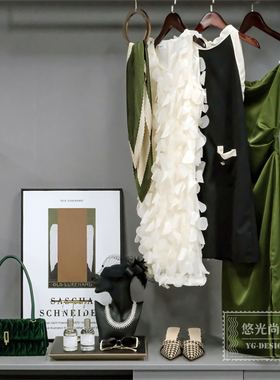 绿色系女士板间衣帽间组合衣柜珠宝装饰品样板房软装衣服包包摆件