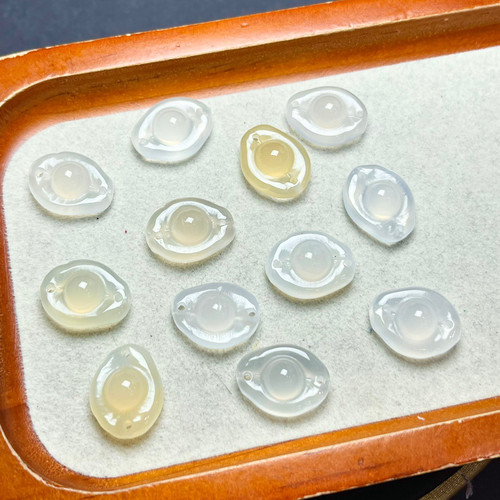 天然白玛瑙煎蛋雕刻件手工DIY手链项链吊坠滴溜串链水晶配件饰品