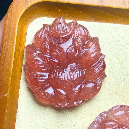 天然草莓晶九尾狐牌雕刻手工DIY手链项链吊坠车挂钥匙扣水晶配件