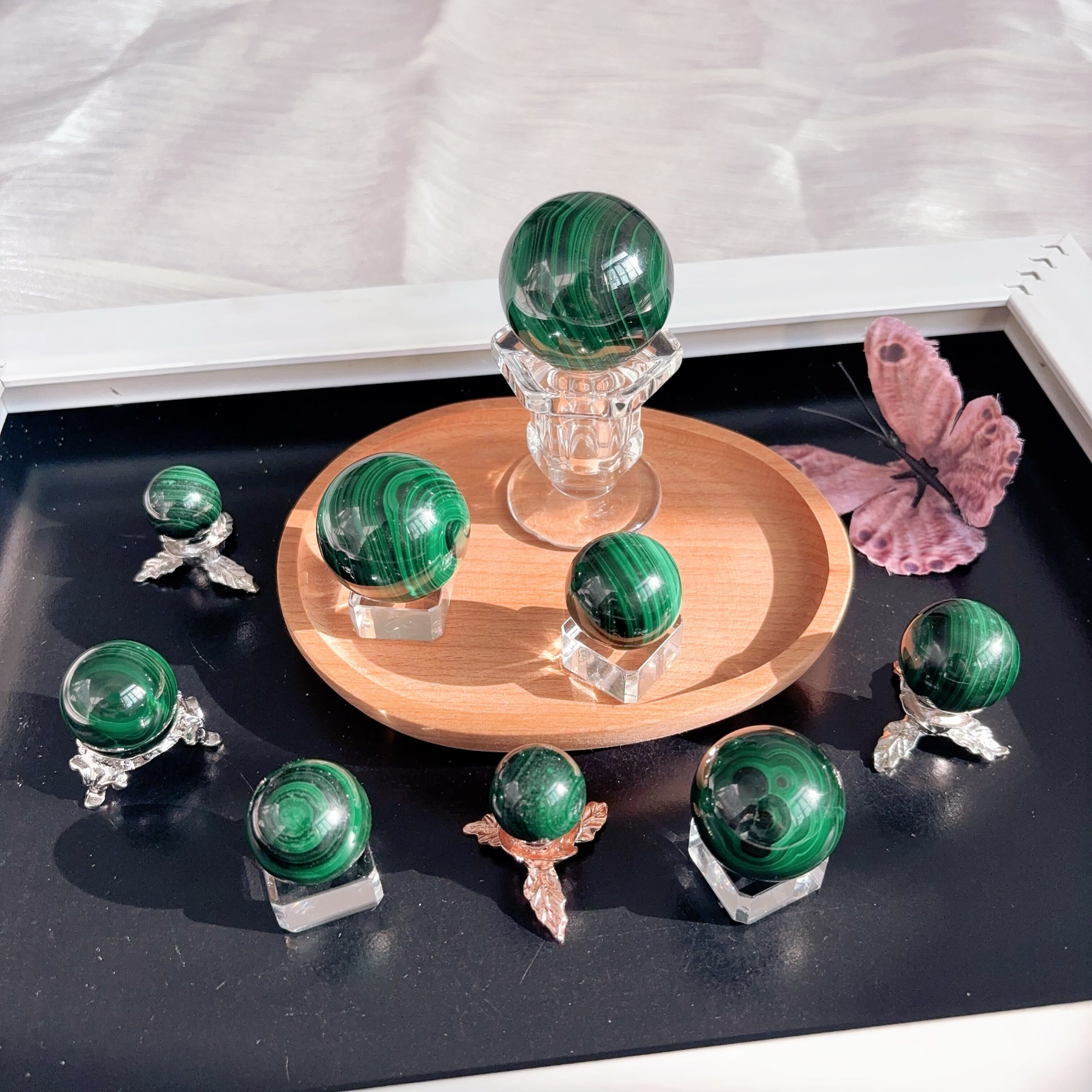 天然孔雀石绿宝石原石打磨水晶球摆件装饰送底座礼物装饰色泽浓绿