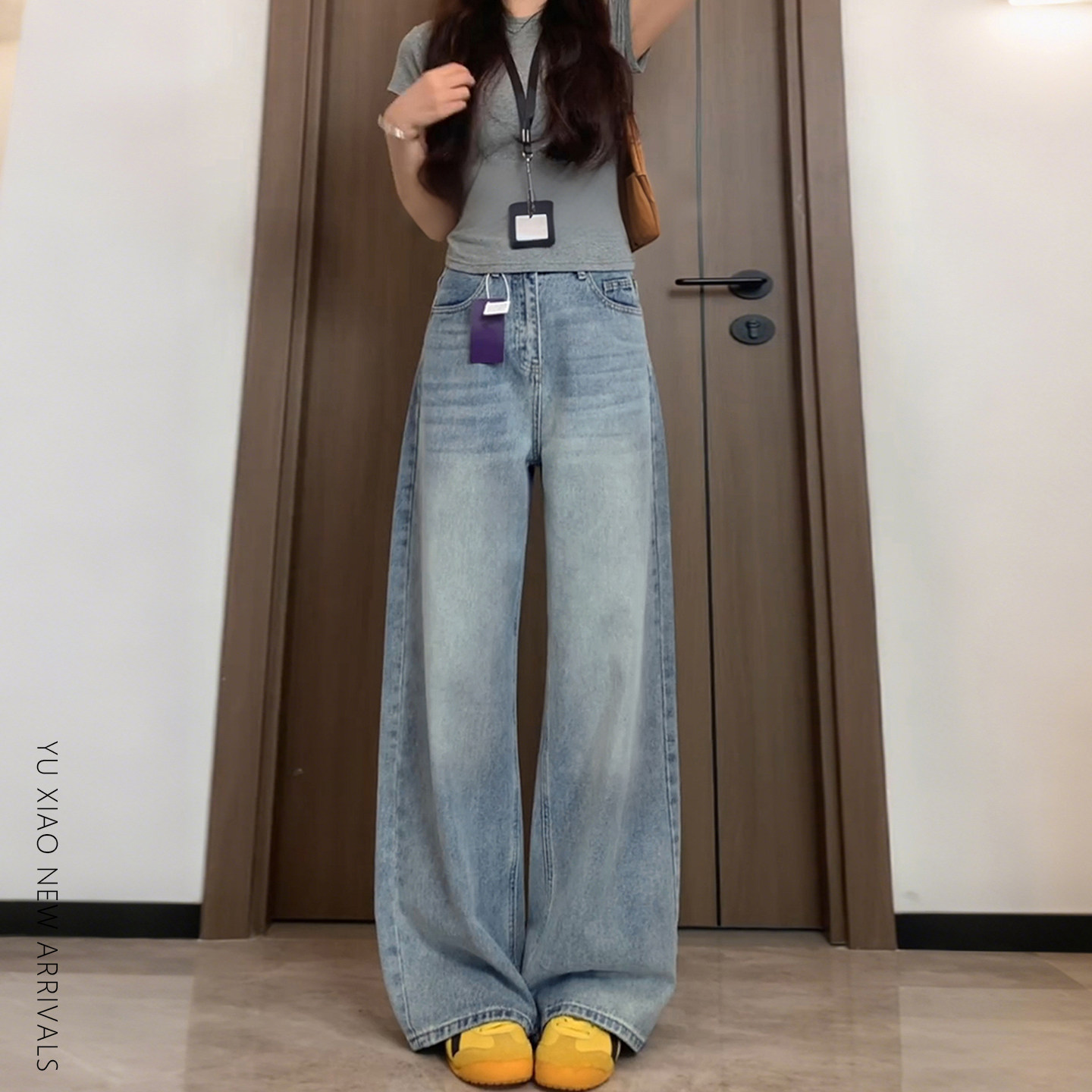浅色高腰阔腿显瘦大码女款牛仔裤