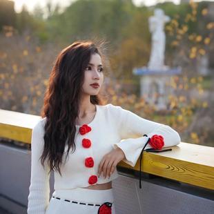 亏清郑秀妍~款法式2025早春名媛红玫瑰针织开衫超短半裙减龄套装