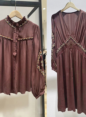 亏清 法式 2026早春轻奢垂顺三角刺绣收腰V领连衣裙木耳领上衣