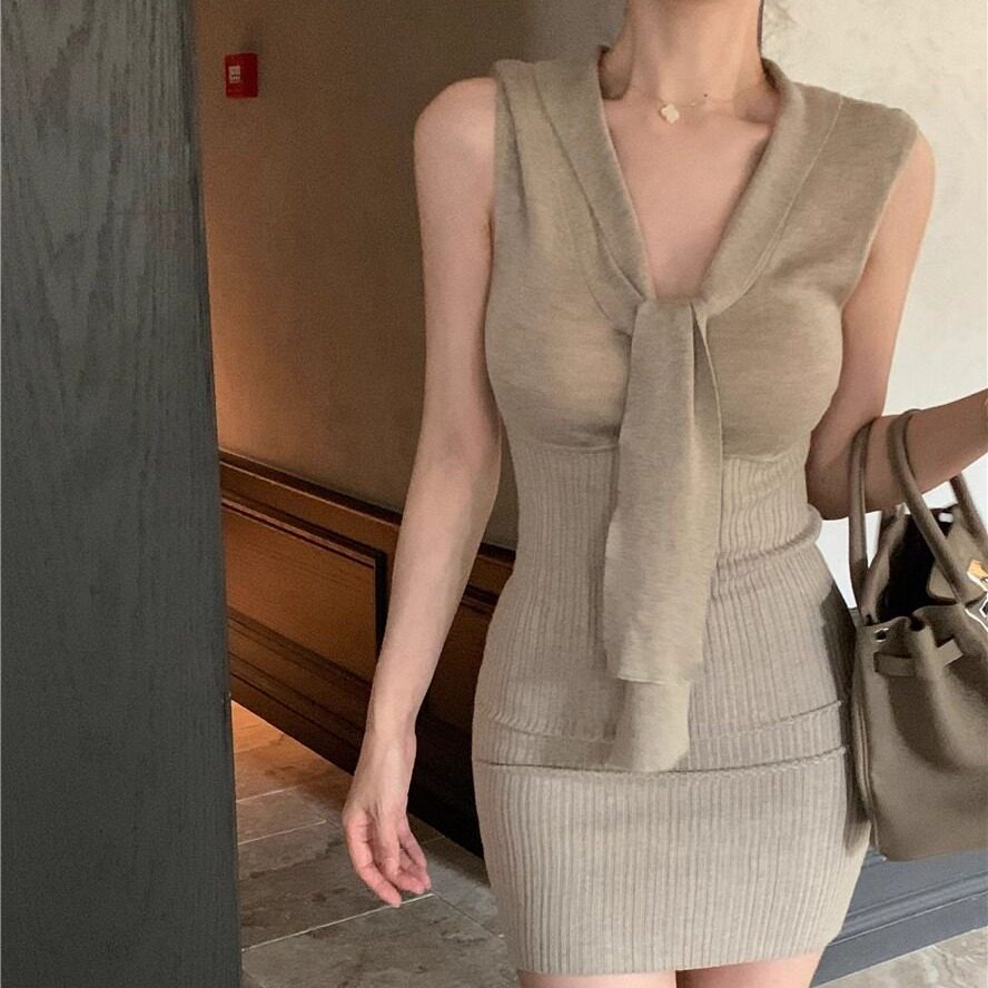 无袖针织背心连衣裙女修身收腰包臀短裙夏季韩系辣妹气质飘带V领