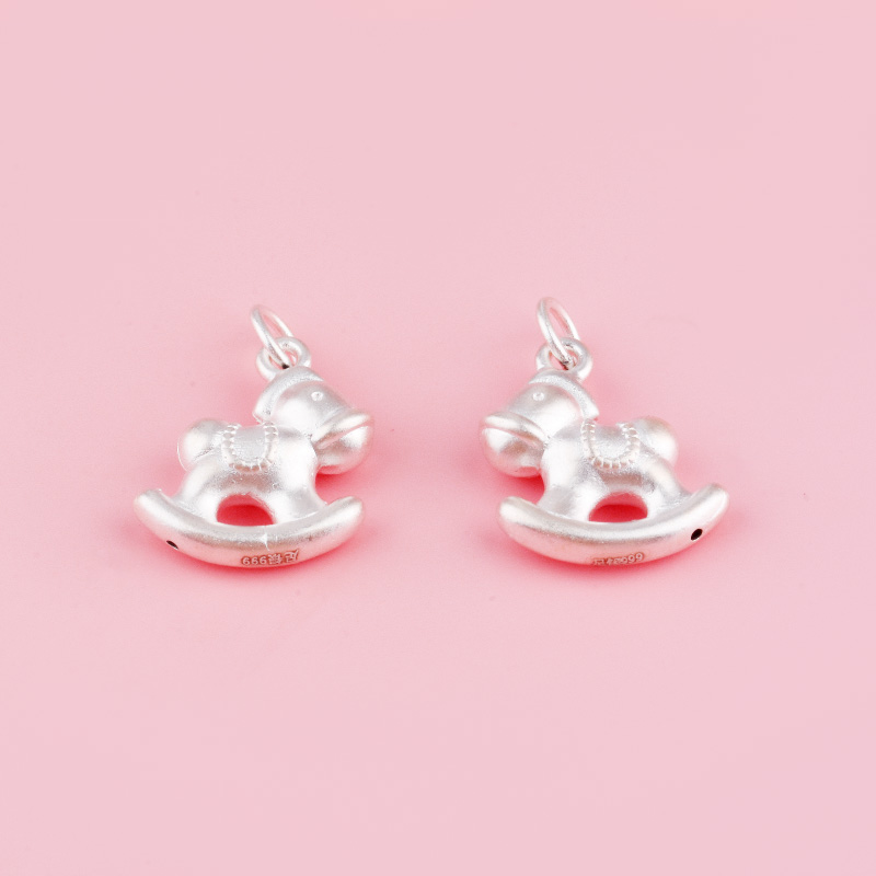 足银999纯银摇摇马木马配件可爱卡通生肖马吊坠儿童编绳串饰diy