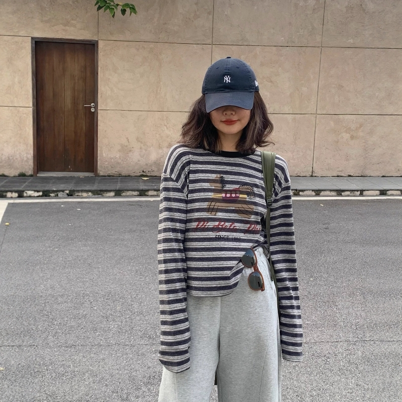 小马字母印花短款条纹长袖T恤女