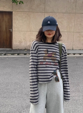 2025秋季one seven新款宽松显瘦小马字母印花短款条纹长袖T恤女