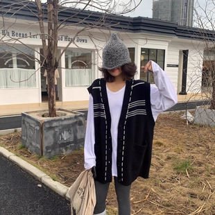 2025秋季one seven新款韩版宽松复古条纹V领针织马甲开衫女外套