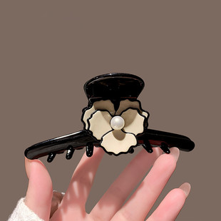 发夹2025新款醋酸大号抓夹小香风鲨鱼夹高级感黑白山茶花头饰