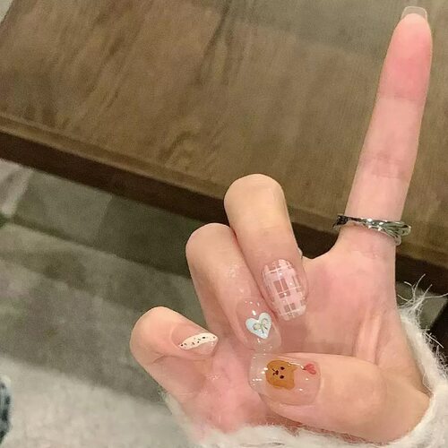 儿童夏日可爱水彩小熊短款显白学生美甲片冰晶紫蝴蝶璀璨穿戴甲片