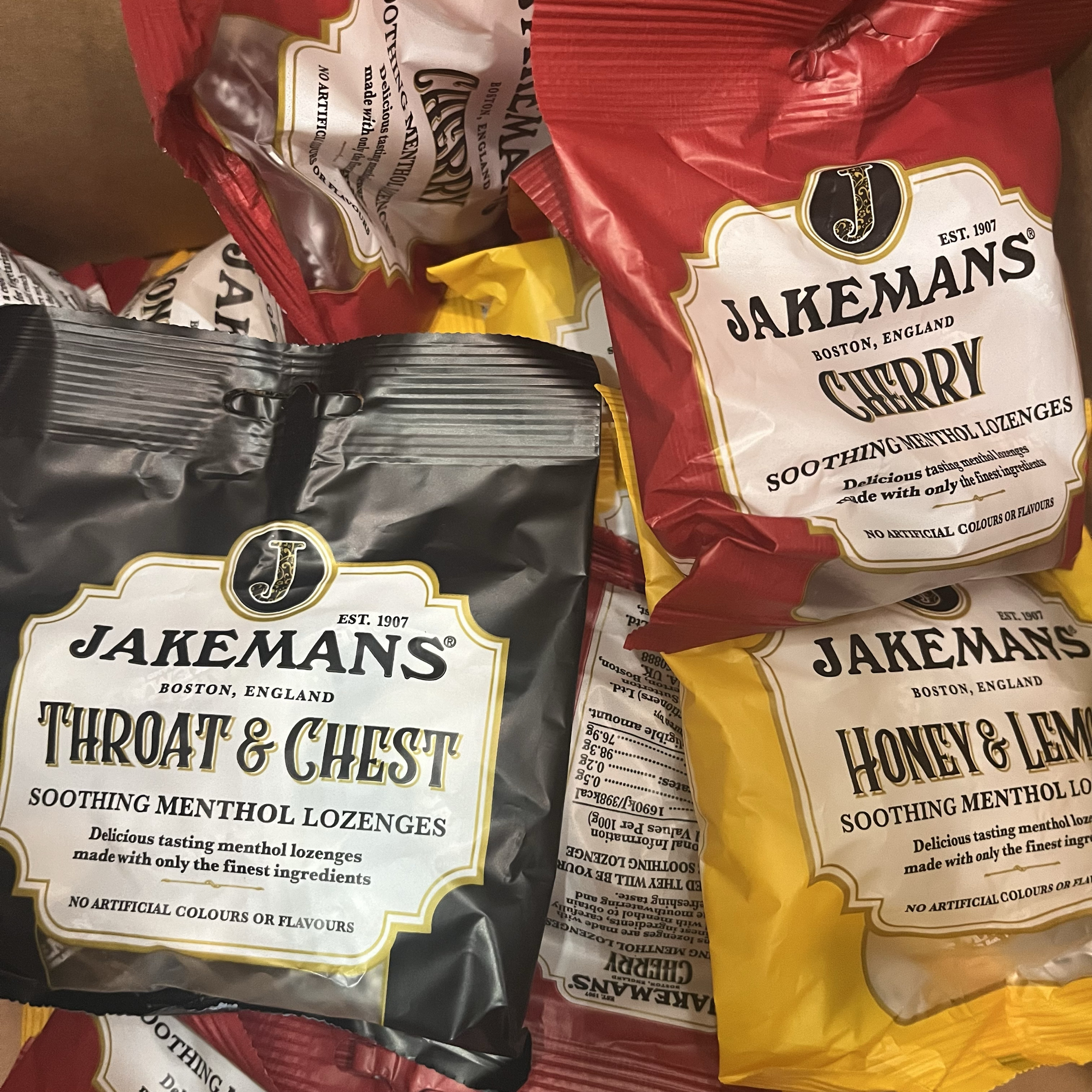 现货 英国JAKEMANS枫糖润喉护嗓糖柠檬蜂蜜薄荷桉叶车厘子73g