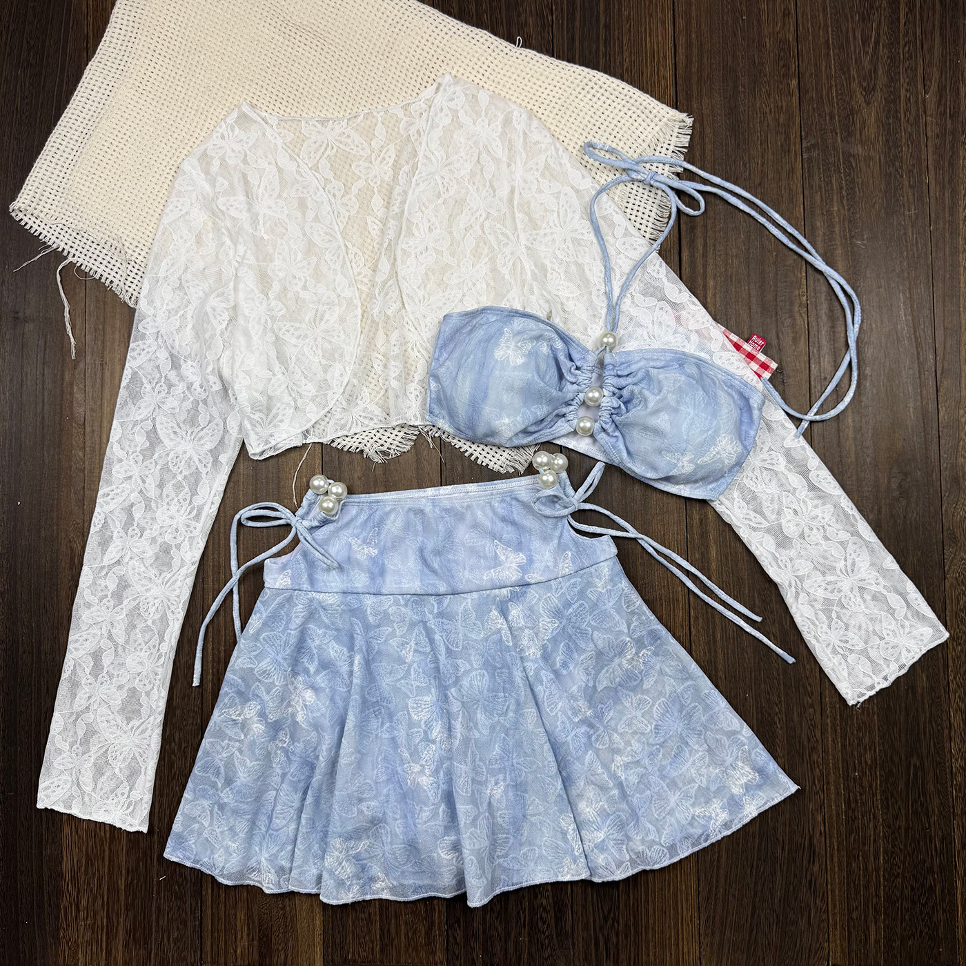 ins韩版分体泳衣女三件套保守显瘦遮肚性感纯欲少女温泉度假泳装