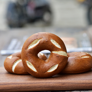 碱水面包碱水贝果大号乳酪碱水球健康饱腹代餐健身零食早餐包