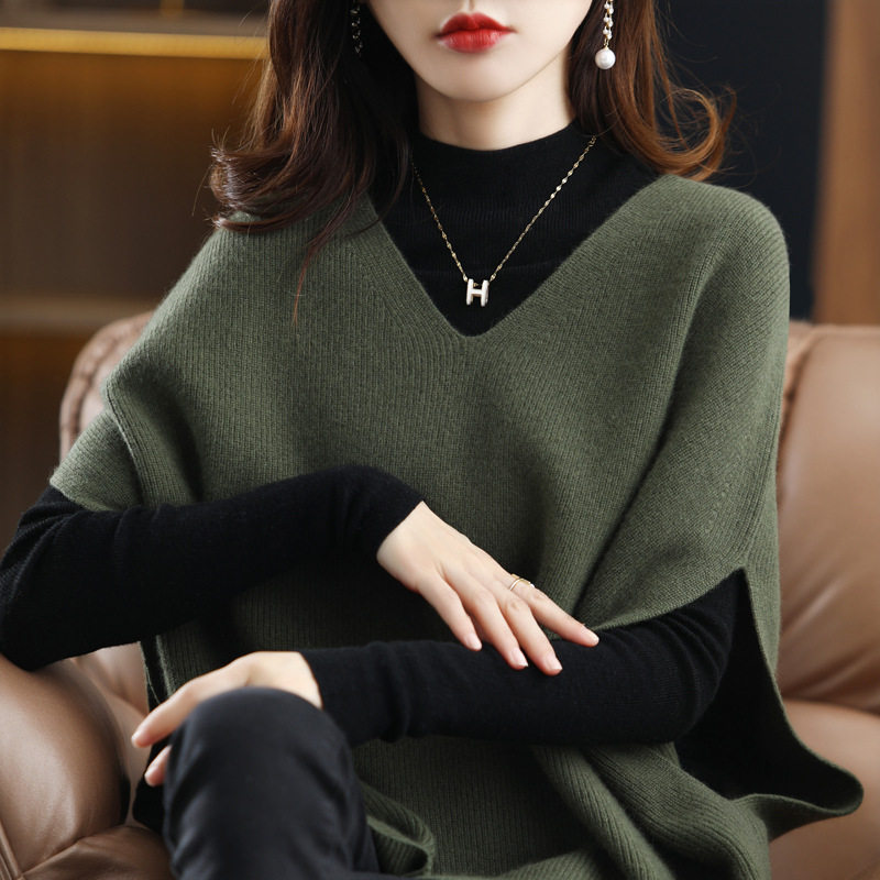 针织马甲女早秋宽松新款洋气毛衣蝙蝠袖V领坎肩纯色外搭套头背心