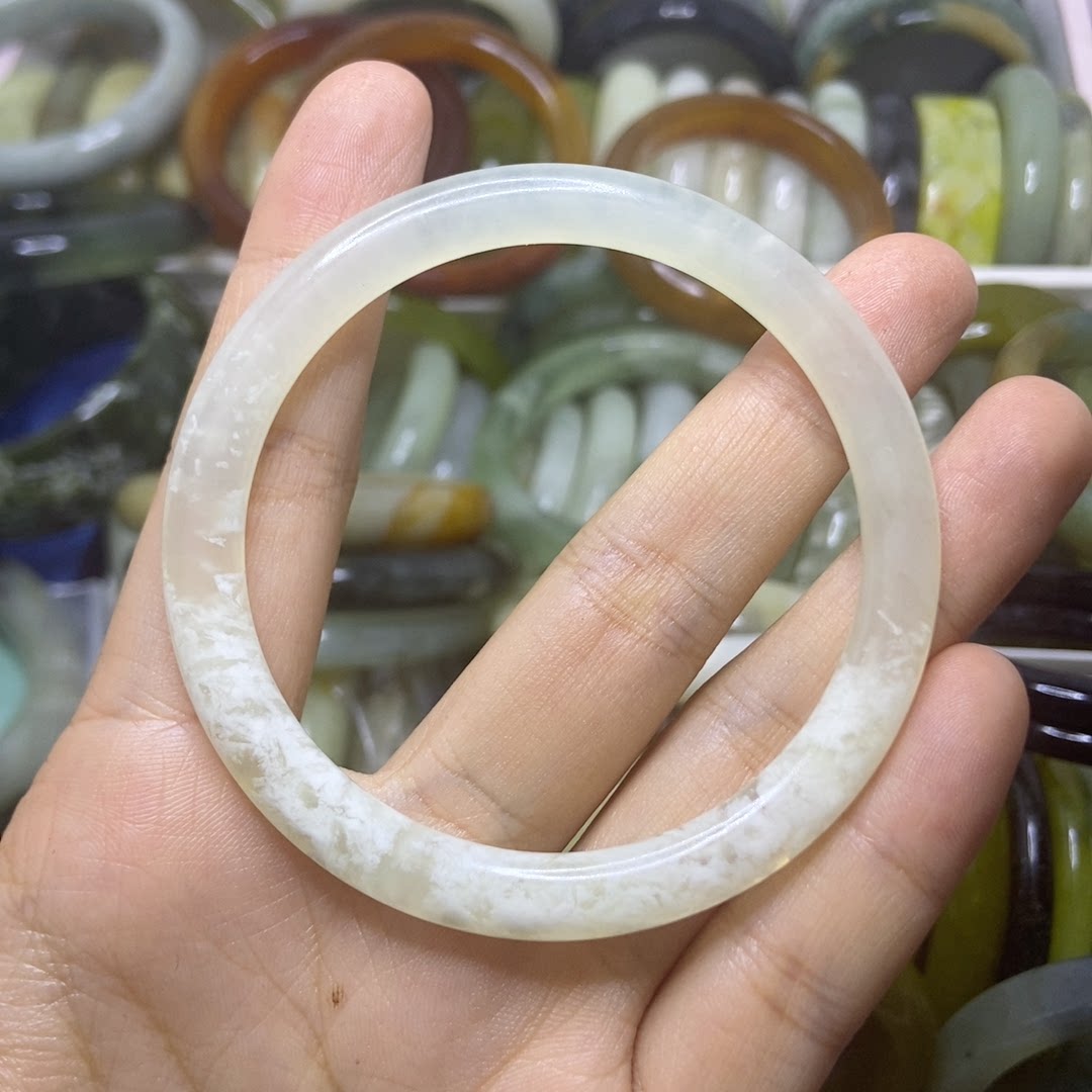 【闪购商品】天然岫岩玉手镯57.4圈口