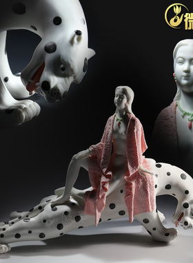 摆设摆件山鬼美女与野兽会所