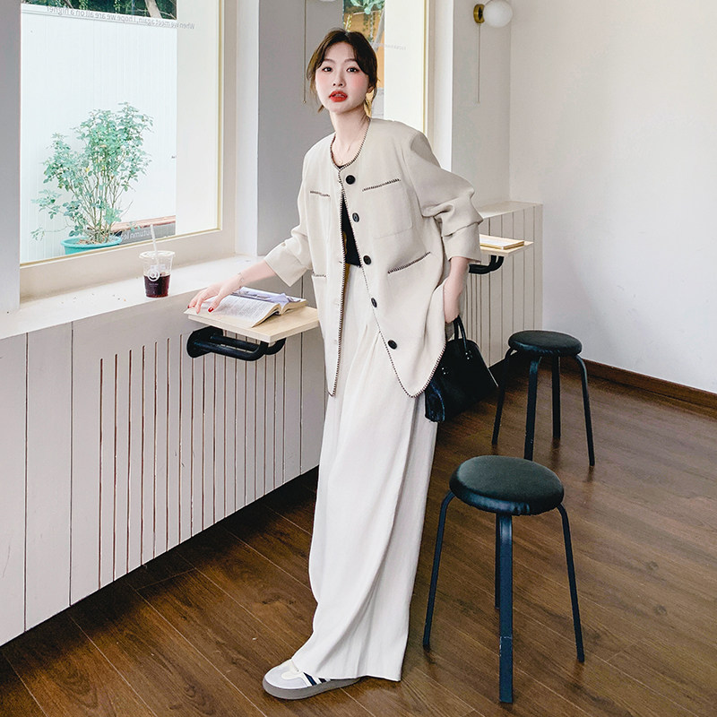 早秋新款2025超好看休闲女设计感宽松显瘦外套阔腿裤两件套无围脖图片