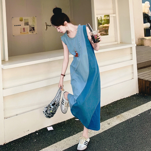 设计感牛仔拼色无袖背心连衣裙女夏2025新款海边度假韩系爆款长裙图片