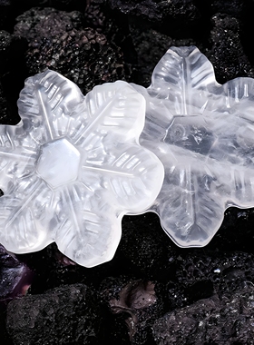 跨境天然白水晶雪花雕刻件白水晶原石打磨圣诞节装饰配件摆件