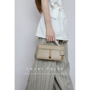 Labourer Photo老钱风鸵鸟纹锁扣马鞍包真皮手提单肩斜挎饭盒包女