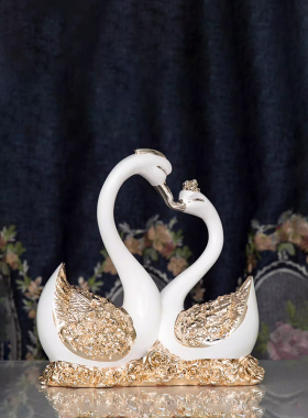 欧式天鹅饰品，创意婚礼礼品，无障碍奢侈品，高端闺蜜礼品，客厅