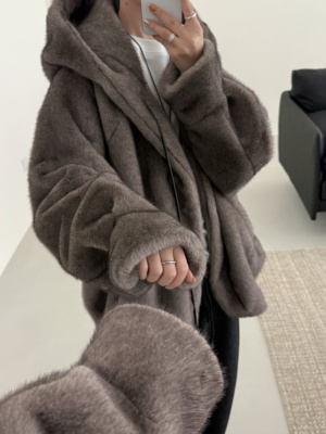 新贵老钱风欧貂绒连帽外套女宽松廓形皮毛一体皮草外套上衣潮0108