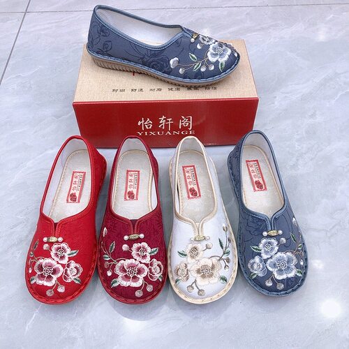怡轩阁老北京布鞋女绣花鞋平底妈妈鞋软底中老年休闲鞋奶奶鞋舒适