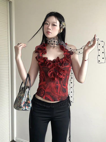 Blue自制红玫瑰印花波浪花边挂脖上衣质感修身显瘦背心女气质百搭