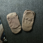 瑜伽普拉提训练瑜伽袜子女防滑露背网纱专业室内运动健身初学者春