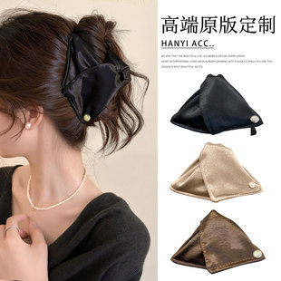 贝壳三角抓夹饱满后脑勺发夹女2025新款高端鲨鱼夹大号发量多头饰