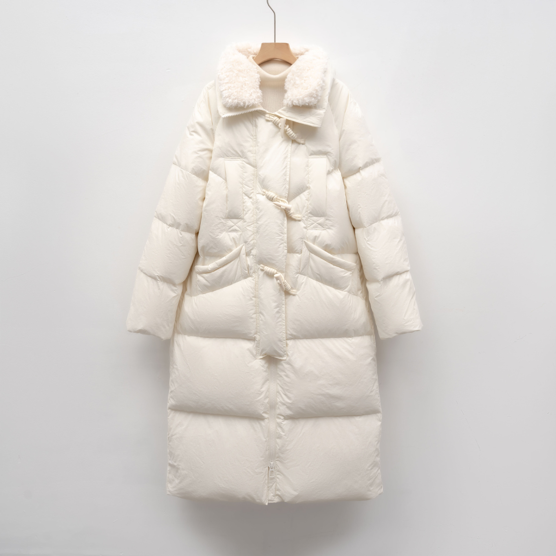 平湖驰新白鸭绒长款羽绒服女冬季新款简约毛领加厚宽松过膝外套潮