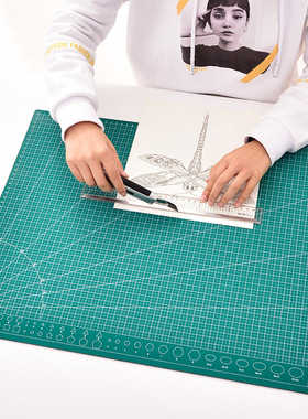 得力78402切割垫板A2规格绿色模型垫打包垫规格高密度PVC材质强度