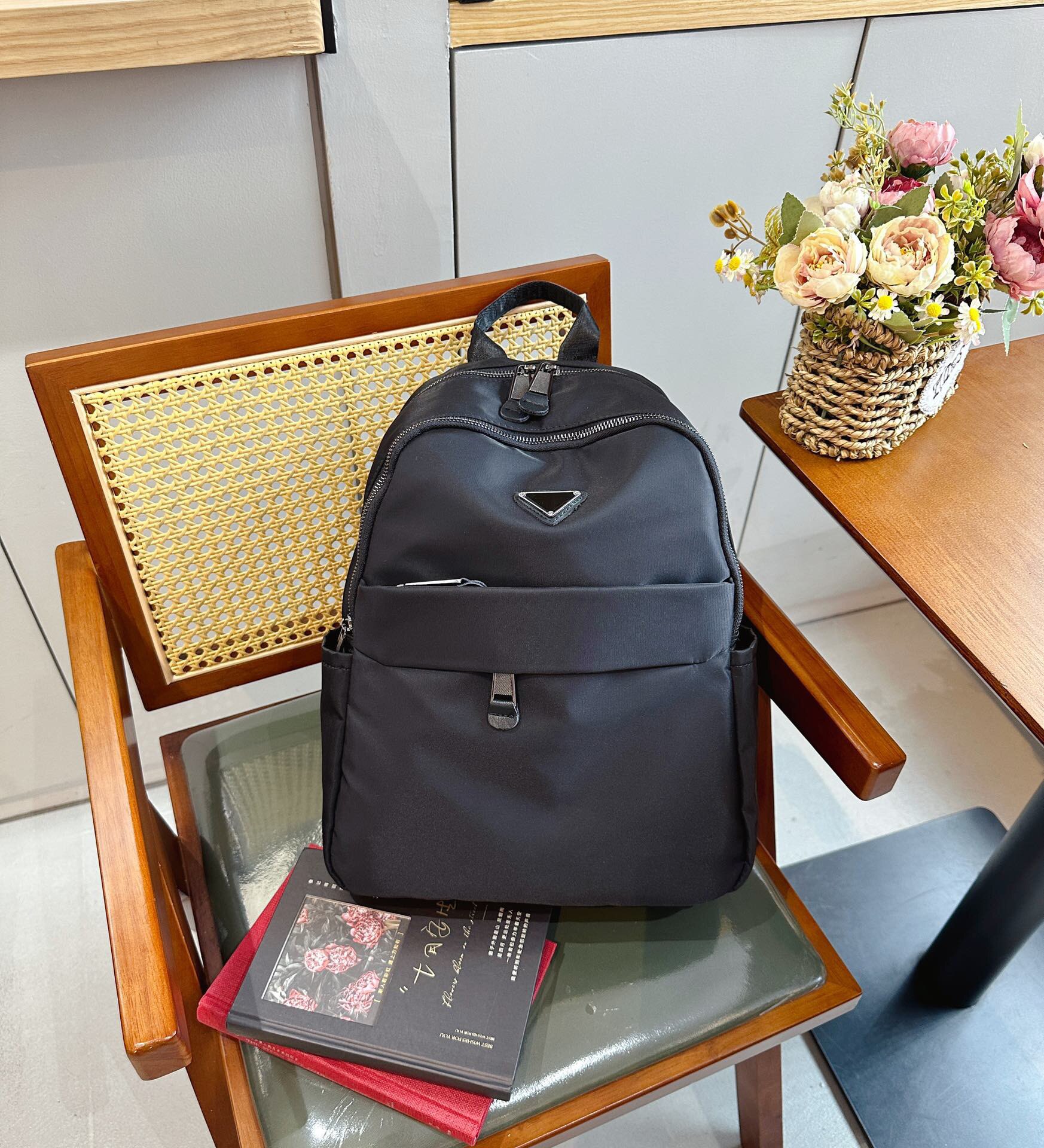 双肩包包女2023新款夏时尚牛津布旅行背包轻便防水通勤百搭帆布包