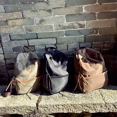 时尚户外潮运动款电脑双肩包超大容量学生书包旅行背包休闲简约女