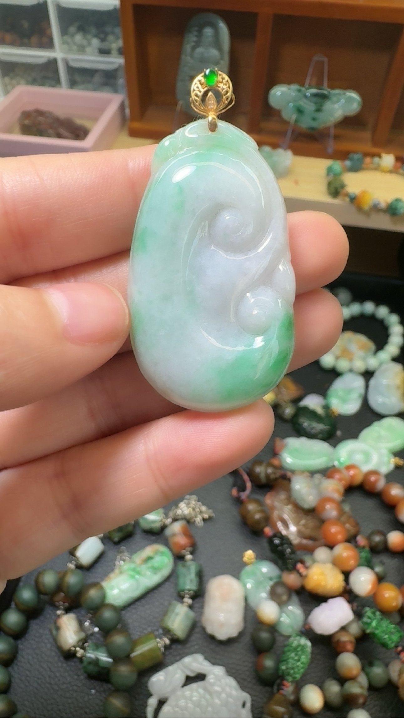 A货18k金扣头飘绿如意吊坠翡翠玉石挂坠,珠宝/钻石/翡翠,颈饰,淘宝优惠券,粉丝福利购,淘宝优惠卷