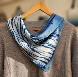 手工扎染方巾围巾茶巾文艺风戴在身上的苍山洱海柔软亲肤送礼非遗