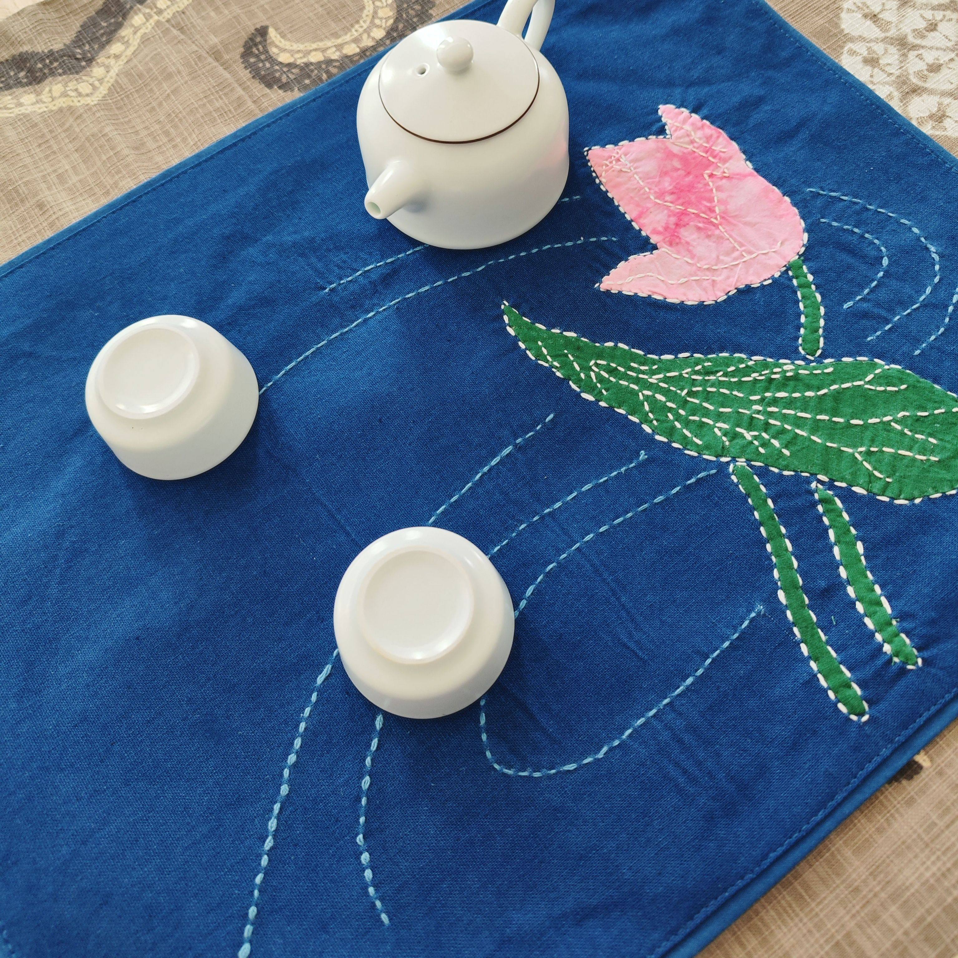 云南草木染手扎刺字贴布荷花图餐垫桌垫隔热垫纯棉布艺家居装饰,居家布艺,餐垫,淘宝优惠券,粉丝福利购,淘宝优惠卷