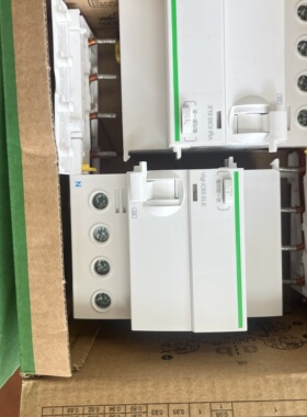 施耐德低压A9V18463  A9V18440  RXM2CB2BD RXZE1M2C  LRN07N