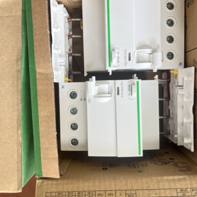 施耐德低压A9V18463